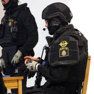 E_Pol_9203