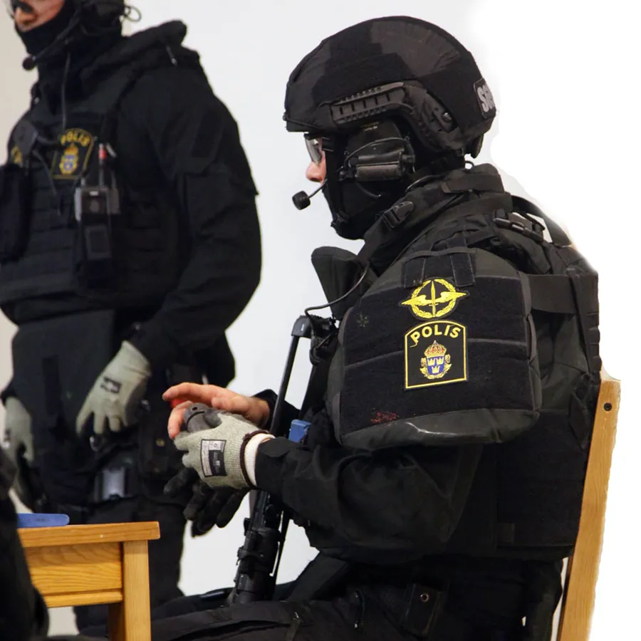 E_Pol_9203